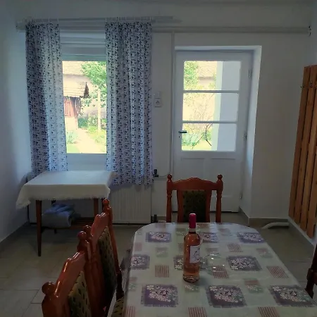 Paraszt Porta Vendeghaz Guest house *