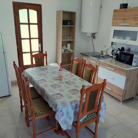 Paraszt Porta Vendeghaz Guest house *